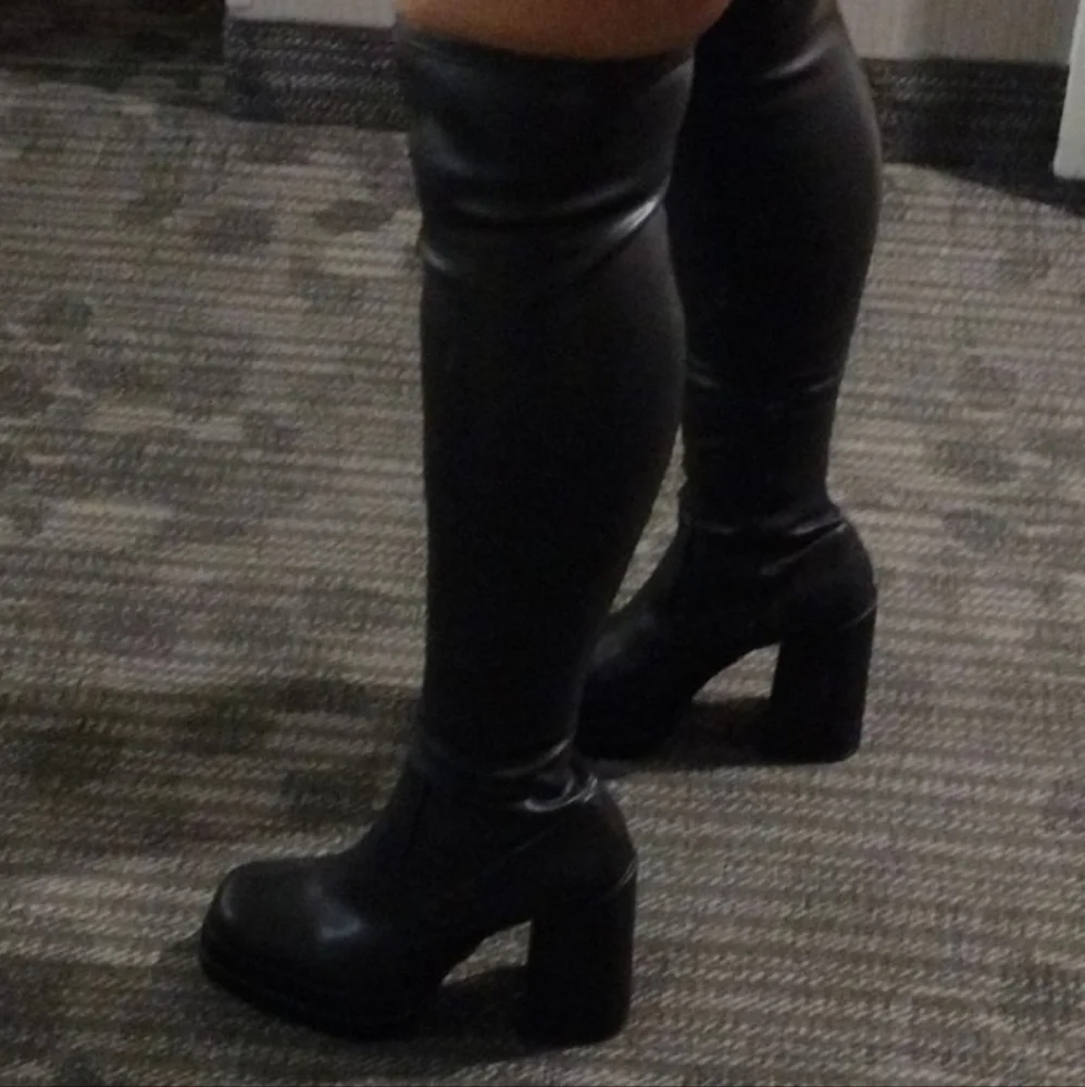 NWB Sleek Black Over the Knee Platform Boots